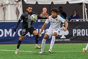 04192025_INDvCHS_m3024